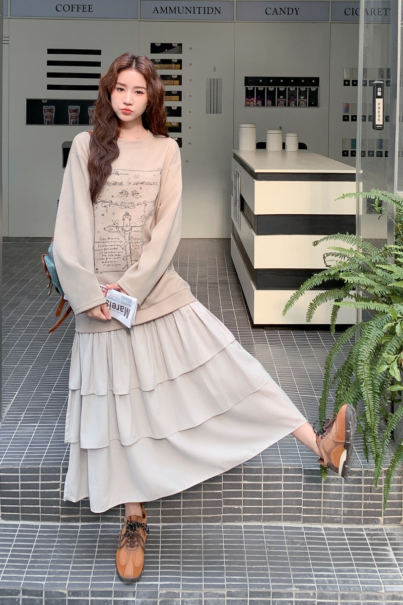 假两件拼接卫衣连衣裙女2025秋季新款慵懒风宽松减龄小个子蛋糕裙,女装连衣裙,2C206