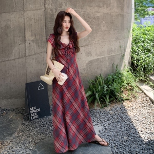 荷叶边V领撞色格子短袖连衣裙女2025年夏季新款收腰显瘦减龄长裙图片