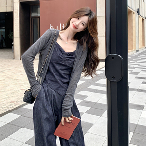 韩系气质通勤休闲风开衫套装女2026秋季新款吊带牛仔阔腿裤三件套图片