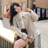 燕麦色简约休闲毛呢外套女秋冬超火好看高级小众加厚短款夹克上衣，女装毛呢外套，2B237