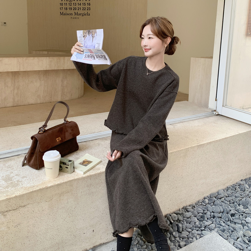 法式显瘦木耳边拼接套装女2025年秋冬季新款拼接卫衣半身裙两件套,女装套装/套裙,2C203