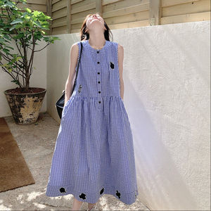 甜美蓝色格子无袖背心连衣裙女夏季2025新款独特漂亮大方得体裙子图片