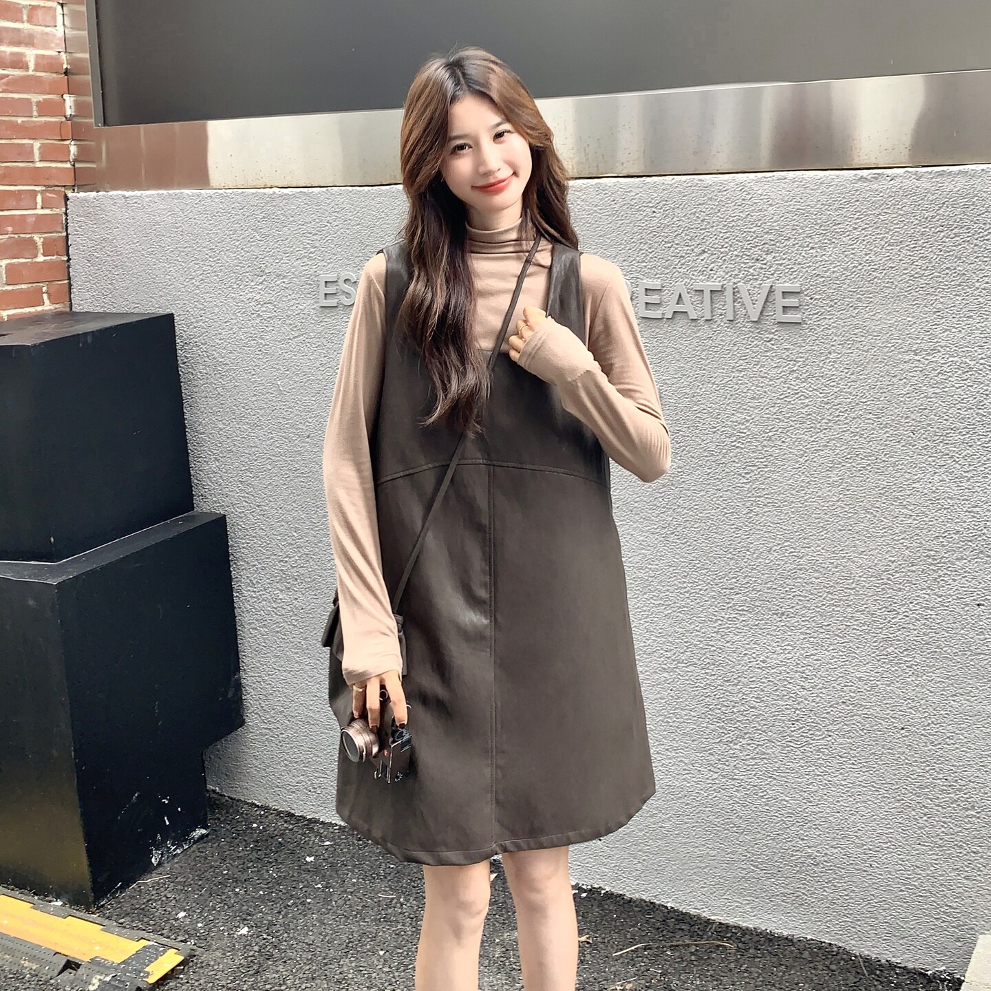现货:秋季休闲高级复古PU皮裙打底衫两件套2C135-8896P155K228,女装套装/套裙,2C135