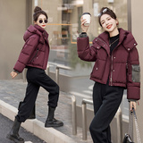 酒红色短款羽绒服女2024新款冬季时尚宽松小个子超好看白鸭绒外套，女装羽绒服，维一诺（1D095）