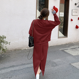 酒红色