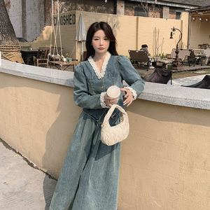 小香风v领牛仔连衣裙女夏薄款2025年新款法式超好看长裙两件套装图片