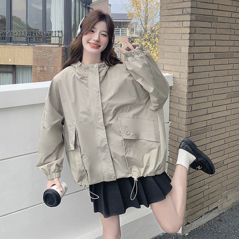 卡其色休闲简约工装外套女2025年秋季新款设计感韩系连帽冲锋衣潮,女装风衣,2C217