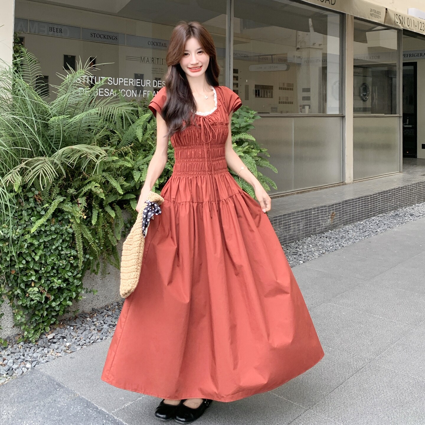 法式复古褶皱抽绳方领泡泡袖连衣裙女夏气质女神范收腰显瘦长裙子图片