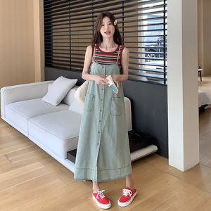 彩色条纹背心T恤牛仔背带裙女夏季宽松休闲无袖连衣裙两件套图片