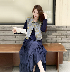 牛仔印花马甲套装裙女2025秋季新款韩系氛围感穿搭气质长裙两件套图片