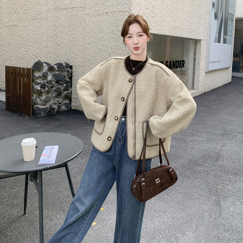 小香风格子拼接皮毛一体羊羔毛外套女秋冬2025新款时髦淡人系棉服,女装短外套,2C013