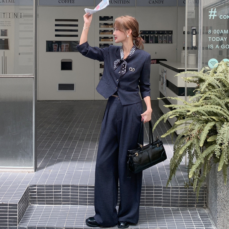 藏青色西装套装女春秋2025新款一整套穿搭阔腿裤两件套高级感气质图片