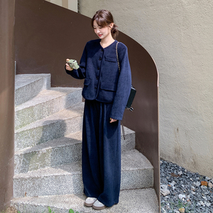 高级感穿搭藏青色灯芯绒小香风套装女秋冬圆领短外套加长裤两件套图片