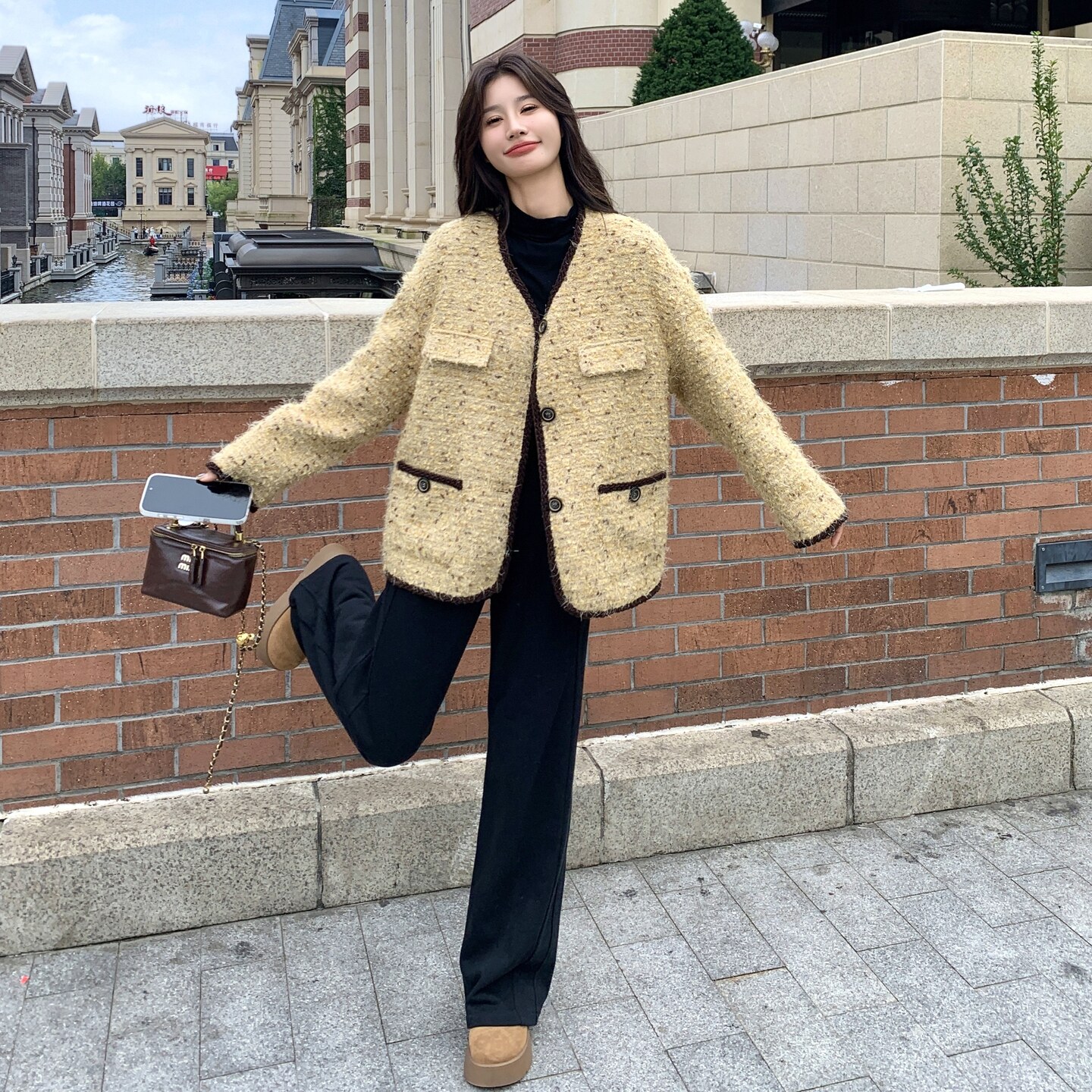 黄色小香风v领加棉外套女2025冬季新款韩系温柔风宽松小个子上衣,女装短外套,2C212