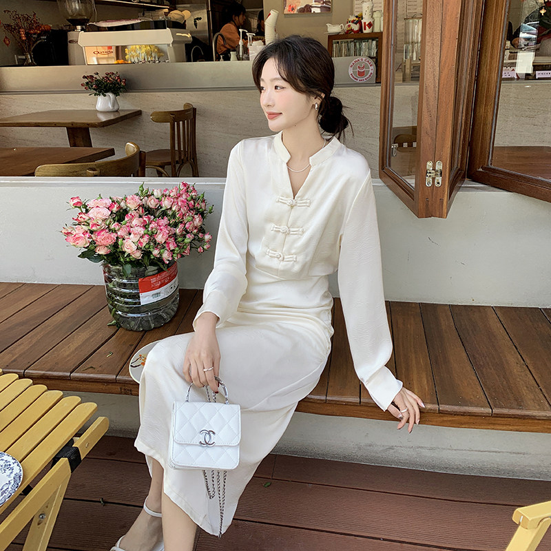 新中式国风气质v领连衣裙女2025春秋季新款法式褶皱收腰显瘦长裙,女装连衣裙,2D148