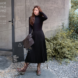 超好看赫本风甜美减龄百褶连衣裙套装女2025秋新款PU皮马甲两件套图片