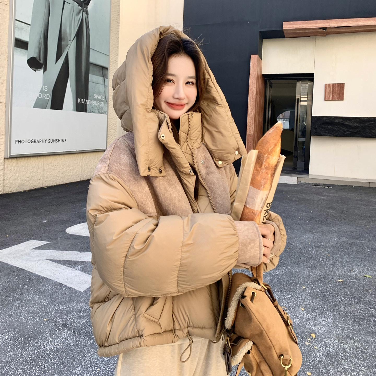 设计感拼接短款连帽羽绒服女冬小个子保暖泡芙加厚面包服宽松外套,女装羽绒服,2C166