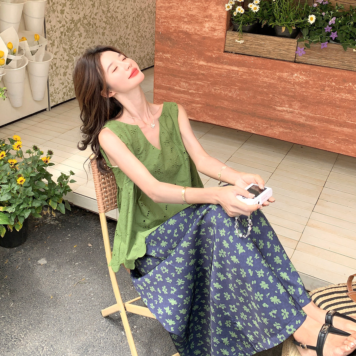 慵懒风复古套装裙女2025夏季新款镂空刺绣背心高腰半身裙两件套,女装套装/套裙,2C022