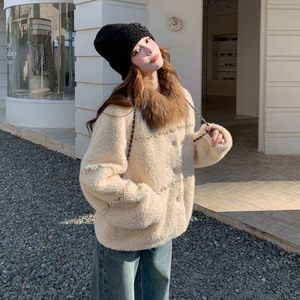 现货真貉子毛领花边拼接加厚皮毛一体外套女图片