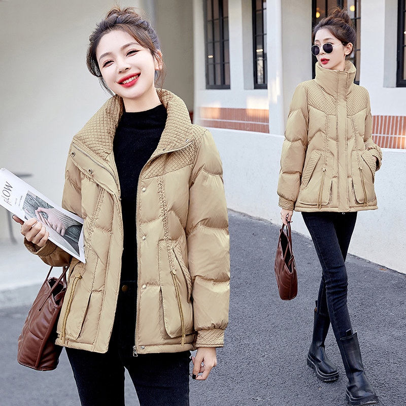 羽绒服女短款2025年新款奶呼呼时尚白鸭绒小个子轻便面包服加厚冬，女装羽绒服，维一诺图片