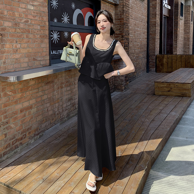 法式气质赫本风背心上衣套装女2025夏季新款显瘦高腰半身裙两件套,女装连衣裙,2C057