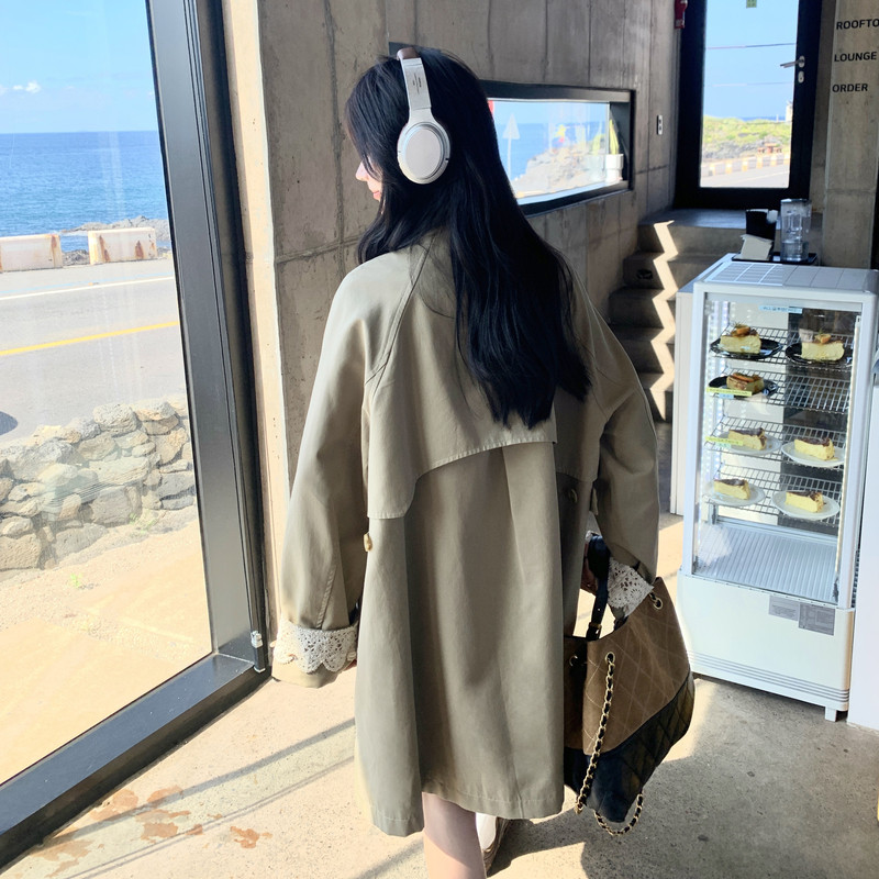 卡其色韩系蕾丝袖口拼接风衣外套女2026秋设计感气质休闲翻领大衣,女装风衣,2C159
