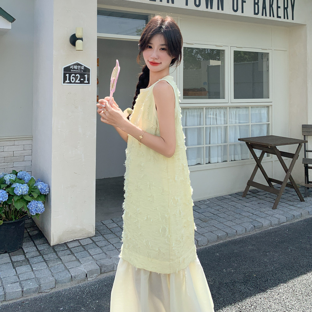 假两件拼接浅黄色无袖背心连衣裙女夏2025新款独特漂亮绝美长裙子,女装连衣裙,2C259