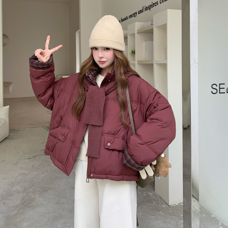 现货新款韩版宽松立领撞色格子袖口配围巾羽绒服短款外套面包服图片