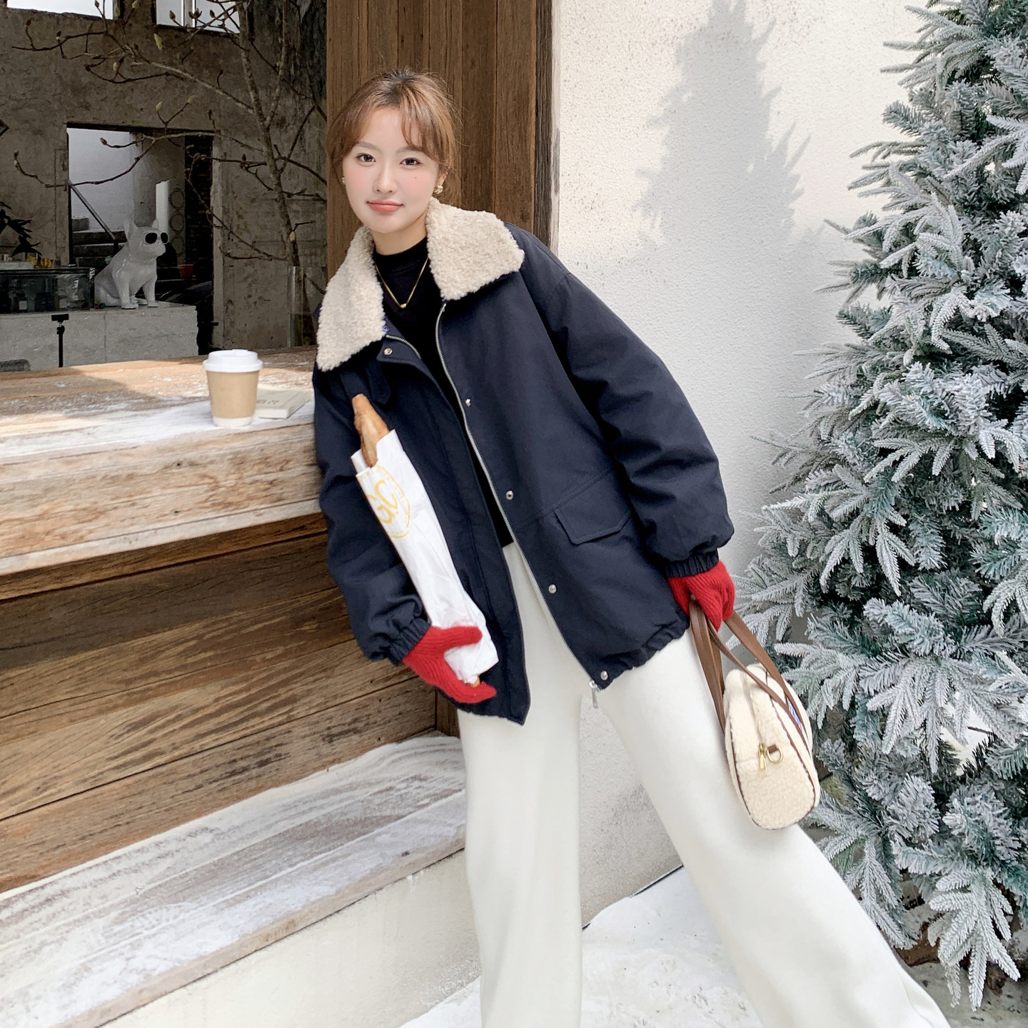 藏青色高级感羊羔毛领羽绒服女2025冬新款韩版加厚保暖白鸭绒外套图片