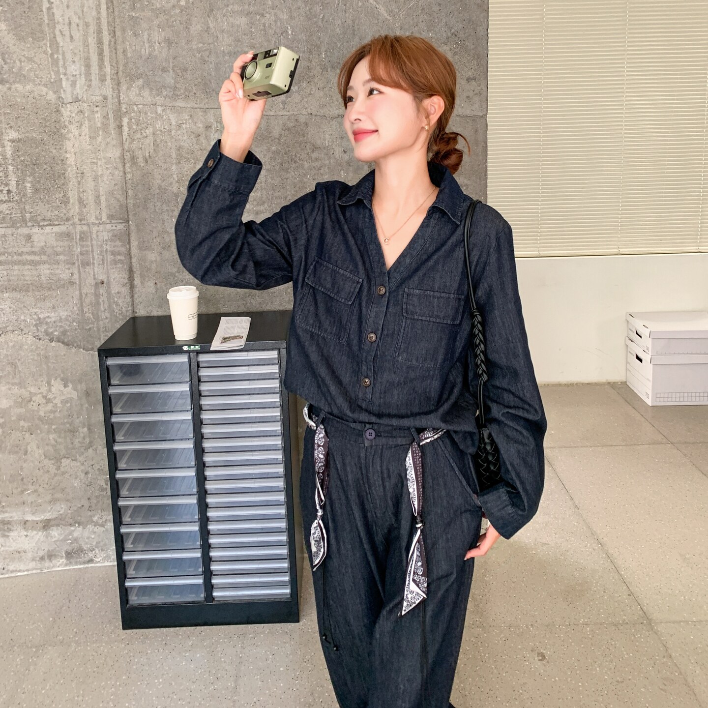 深蓝色复古牛仔套装女秋2026新款韩版设计感衬衫直筒阔腿裤两件套,女装套装/套裙,2C218