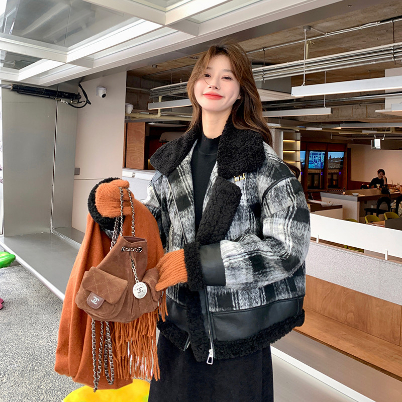 韩版短款毛绒拼接皮毛一体外套女2025年冬季新款加厚显瘦棉衣棉服,女装毛呢外套,2C022