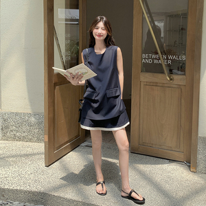 藏蓝色轻熟风穿搭刺绣牛仔套装女夏2025年超火无袖背心短裤两件套图片