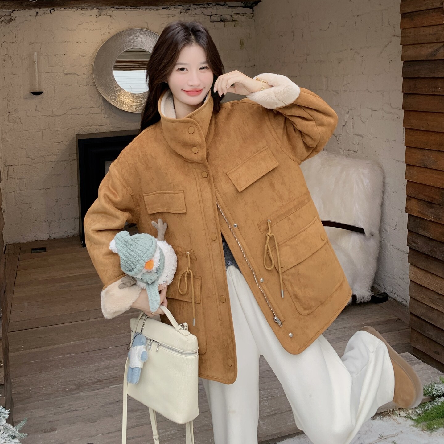 麂皮绒羊羔毛短外套女2025冬季新款设计感小个子加厚皮毛一体保暖,女装短外套,2C177
