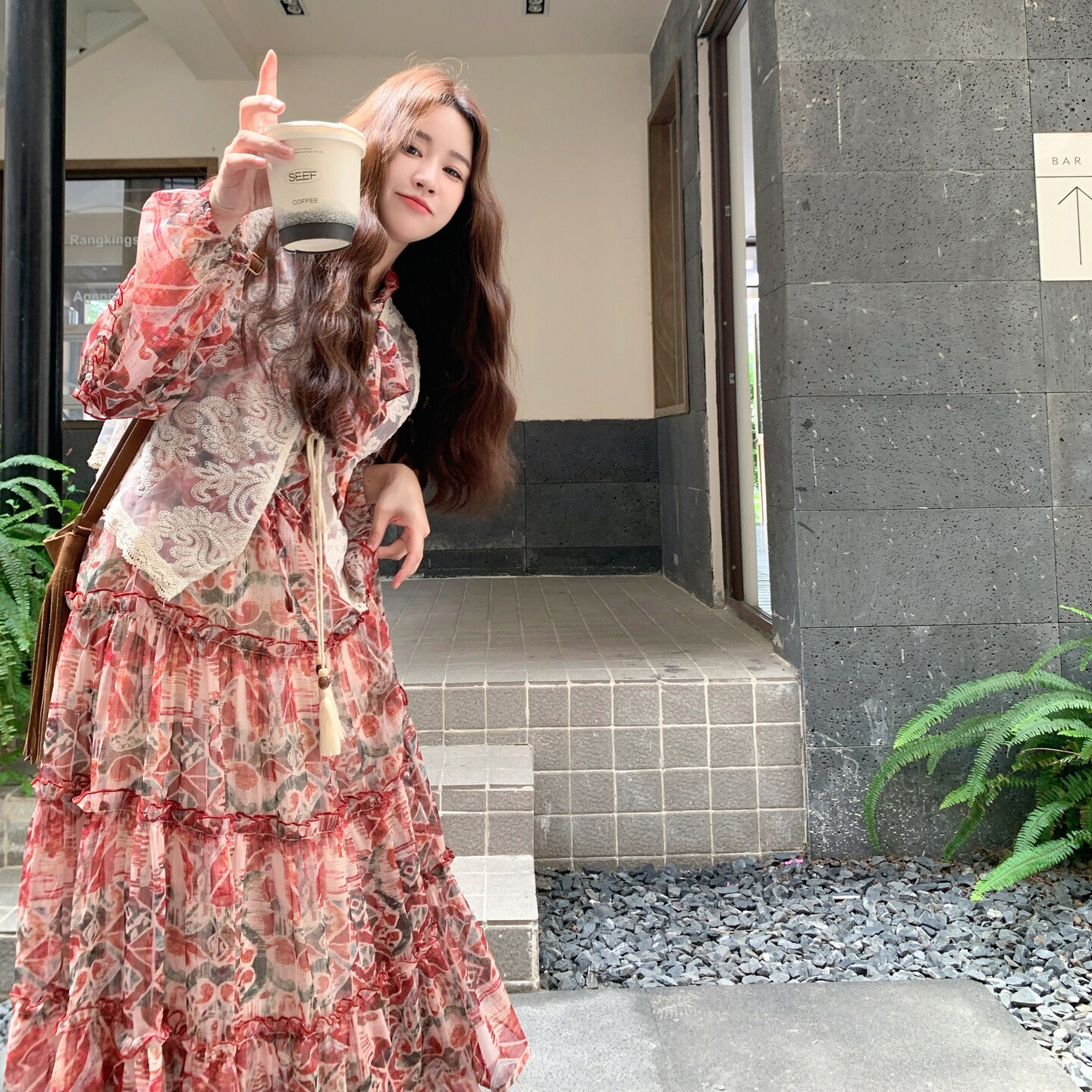 韩版时尚蕾丝马甲套装女2025秋新款时尚减龄显瘦印花半身裙两件套图片