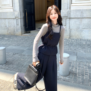 深蓝色单排扣收腰吊带套装女秋季2025年新款打底衣阔腿长裤三件套图片