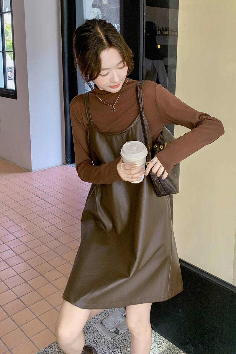 美拉德高级穿搭咖色连衣裙套装女春秋2025新款超火pu吊带裙两件套,女装套装/套裙,2C113