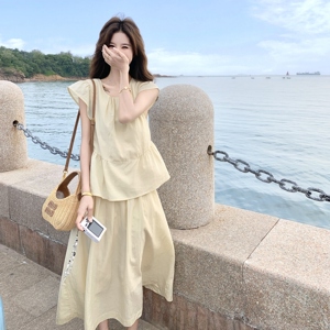 浅黄色法式假两件连衣裙女夏2025新款今年流行爆款显瘦超好看裙子图片