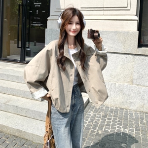 条纹拼接卡其色短外套女春秋2025新款小个子夹克上衣流行爆款超火图片