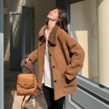 咖色牛角扣翻领羊羔毛外套女秋冬2025新款时髦皮毛一体爆款棉服，女装派克服，2D044