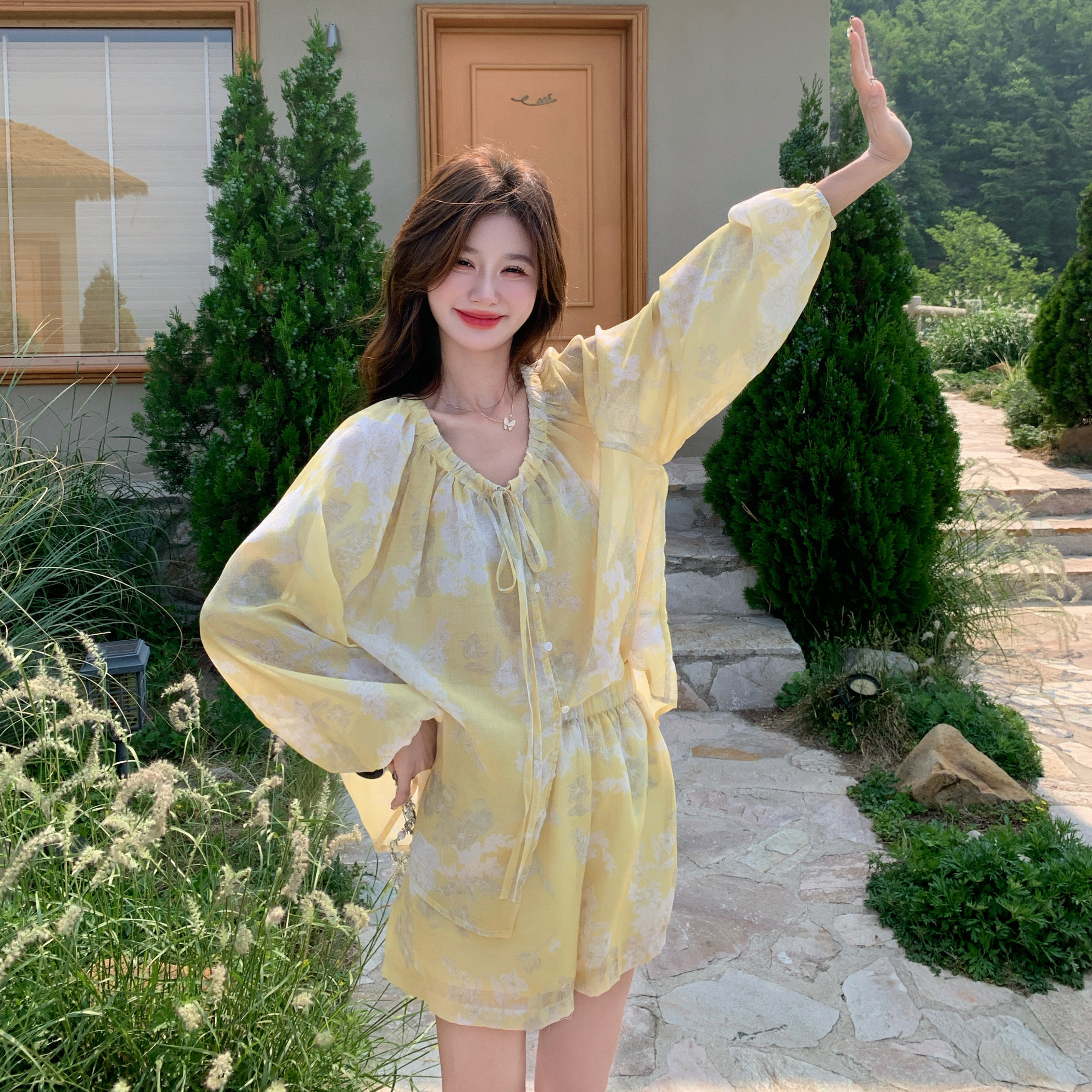甜美度假风系带防晒上衣套装女2025夏季新款超好看休闲短裤两件套,女装套装/套裙,2C122