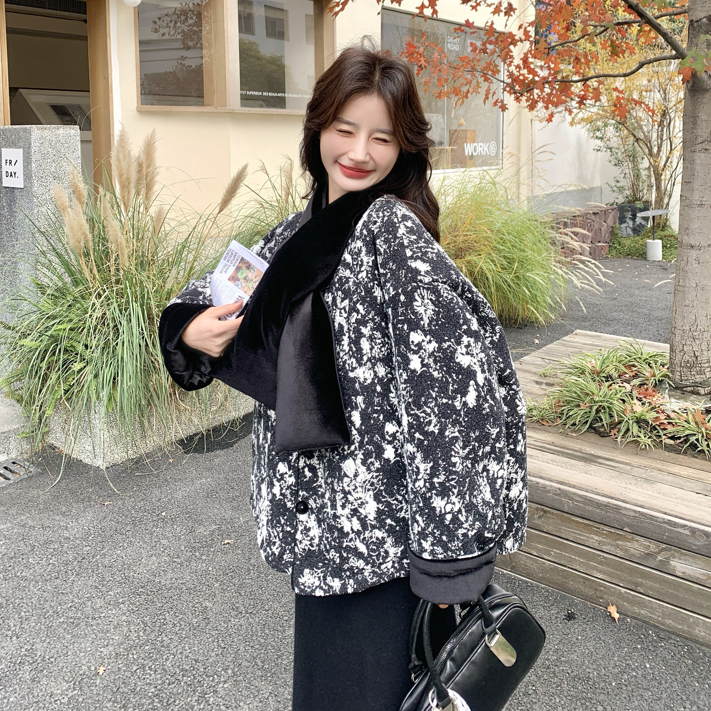 黑白印花羽绒服女冬2025年超火好看高级小众独特漂亮短款加厚外套,女装羽绒服,2C227