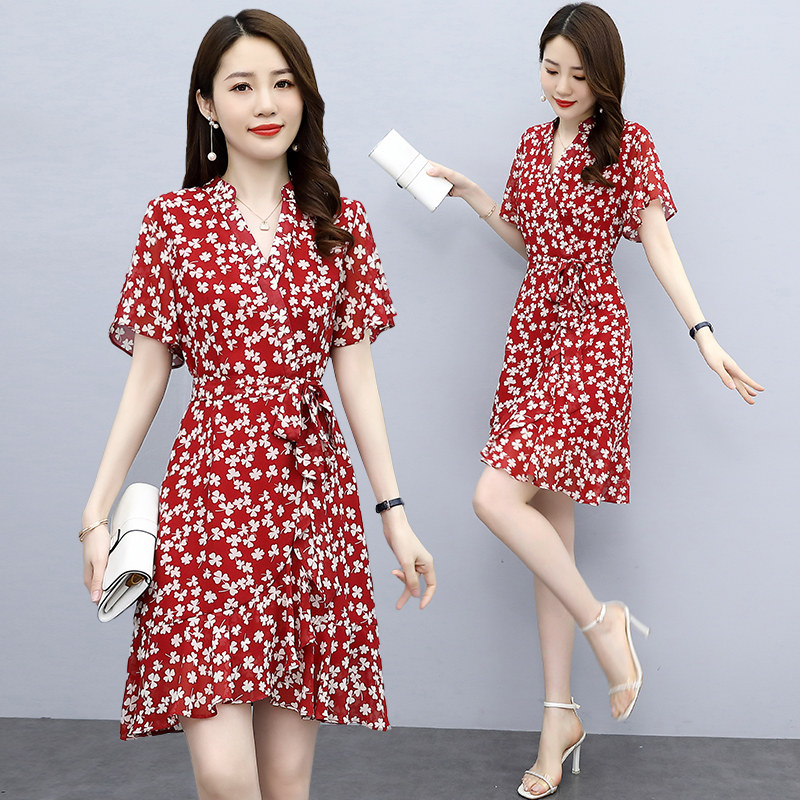 雪纺碎花连衣裙女夏2025年新款收腰显瘦温柔气质长裙夏天裙子，女装连衣裙，自然秀,女装连衣裙,自然秀