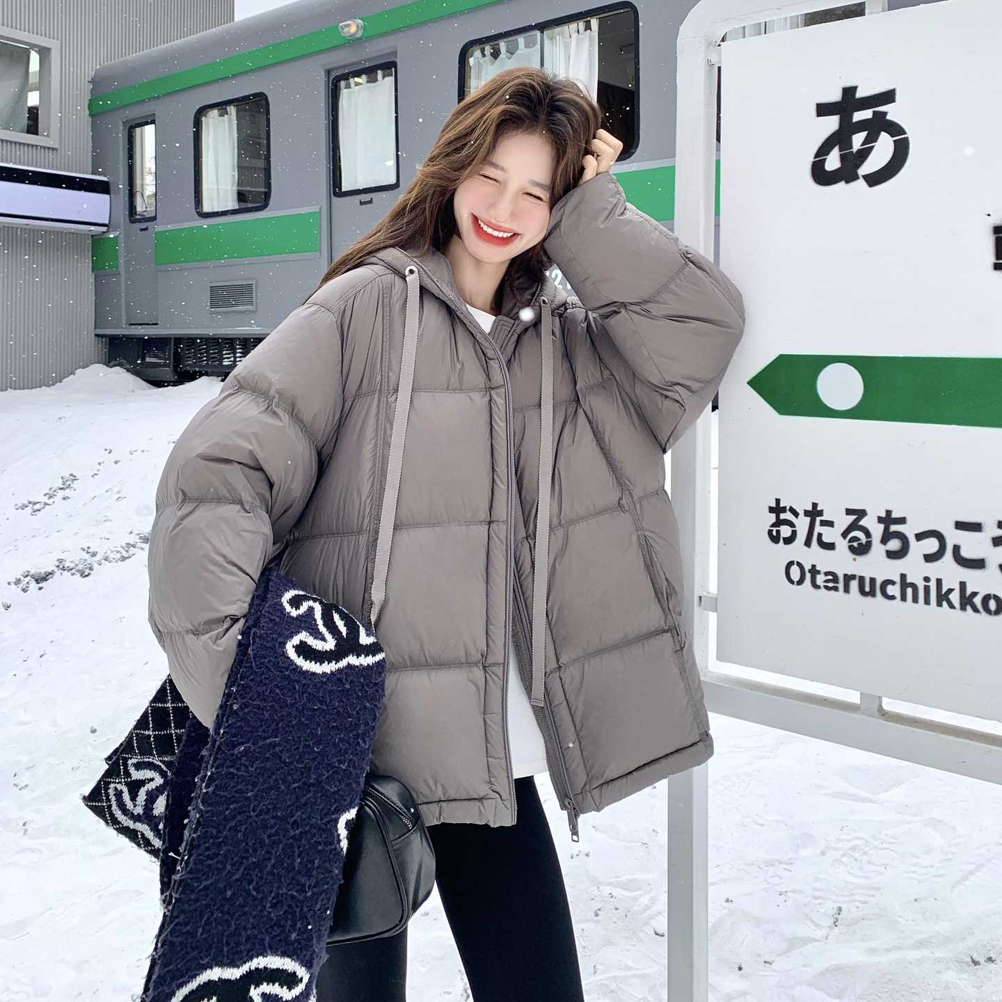高级感灰色连帽羽绒服女2025冬季新款韩系休闲宽松保暖面包服外套,女装羽绒服,2C166