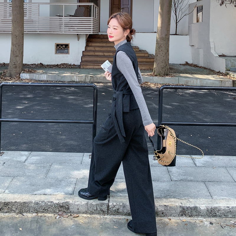 法式减龄优雅背心打底衫阔腿裤套装女春秋ootd穿搭三件套流行爆款图片
