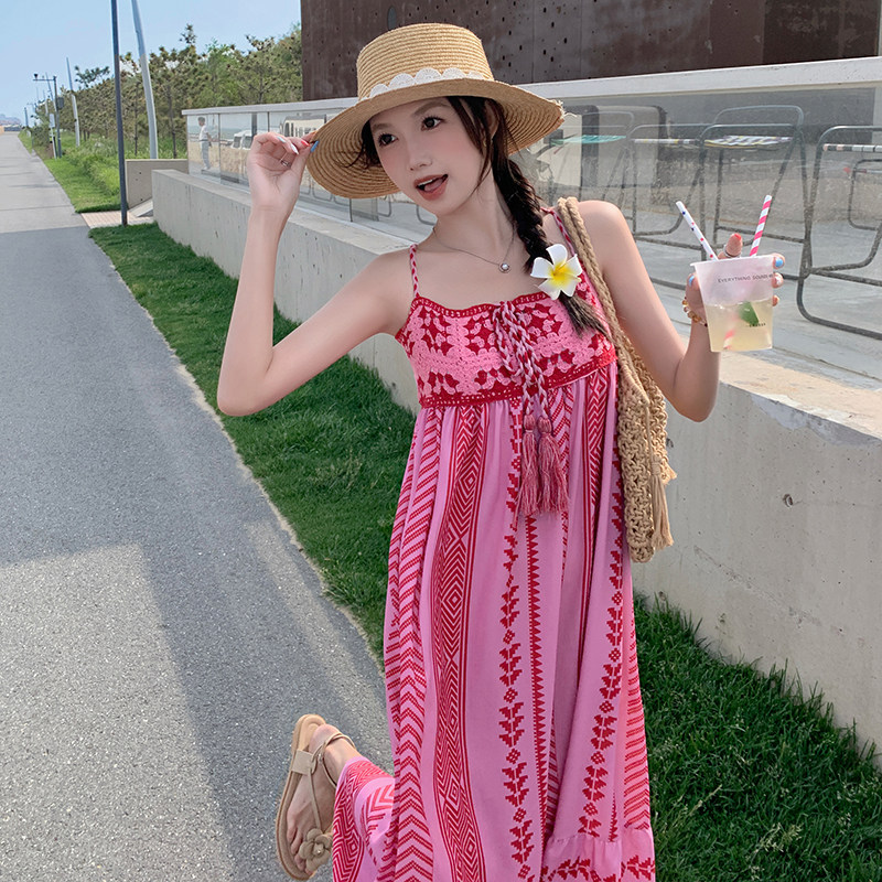 粉色多巴胺甜美设计感连衣裙女夏季2024新款端庄大气网红流行长裙,女装连衣裙,2C122
