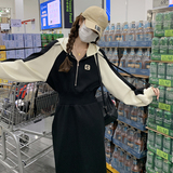 黑色设计感撞色连帽卫衣裙女春秋2025新款收腰显瘦开叉长袖连衣裙，女装连衣裙，2C098