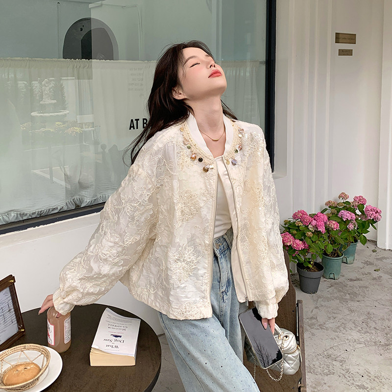 杏色蕾丝刺绣短款外套女2025秋季新款独特设计感超好看小个子上衣图片