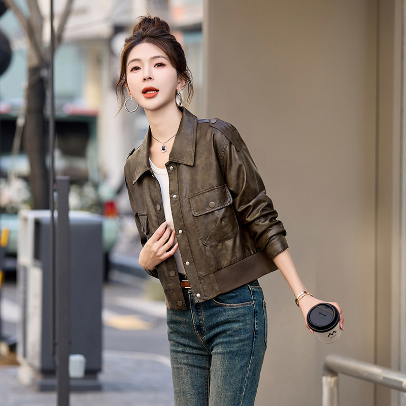 小个子休闲短款PU皮夹克翻领时尚复古机车服,女装皮衣,自然秀