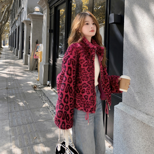 2025冬季时髦减龄豹纹皮毛一体外套高级感火龙果色仿貂毛立领外套图片