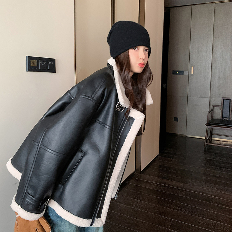 黑色羊羔毛外套女秋冬加厚立领新款韩系小个子机车高级感皮毛一体,女装皮衣,2B222